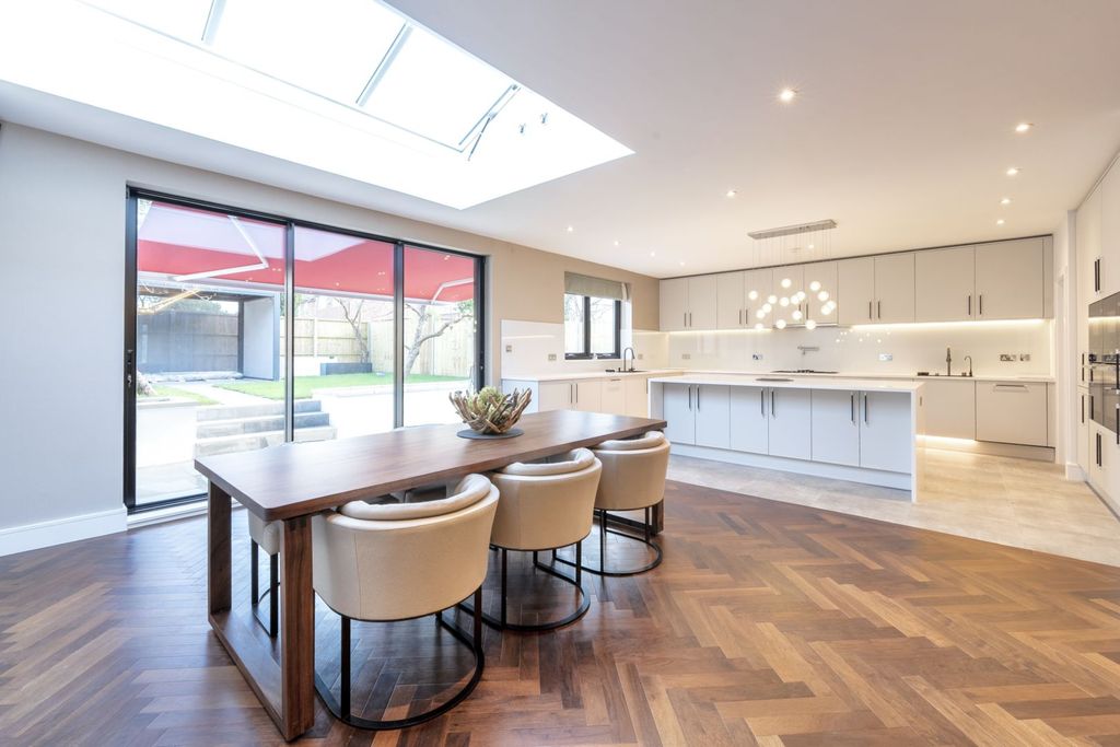 Property photo 2 of 37 Dining Area