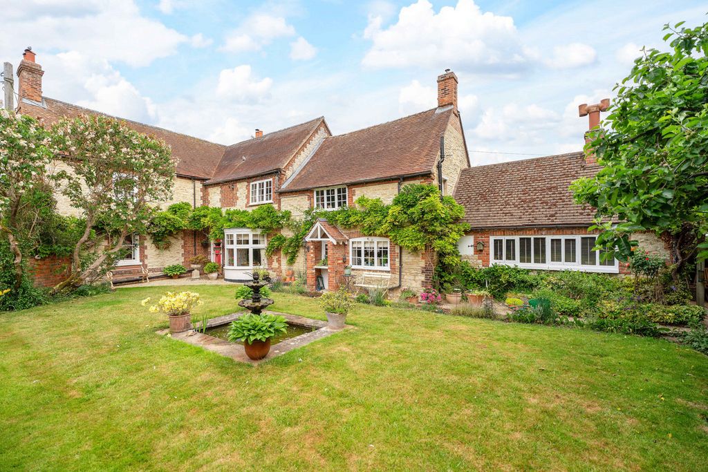 Property photo 2 of 36