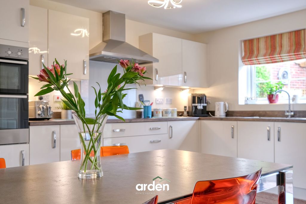 Property photo 3 of 21