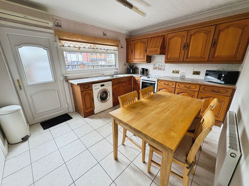 Property photo 3 of 19 Kitchen-Diner