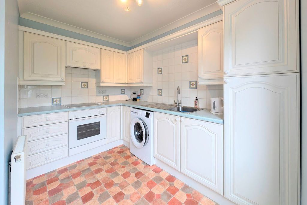 Property photo 3 of 14