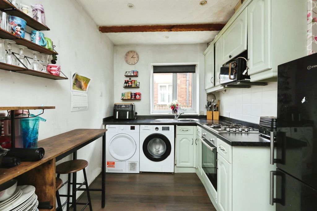 Property photo 3 of 13