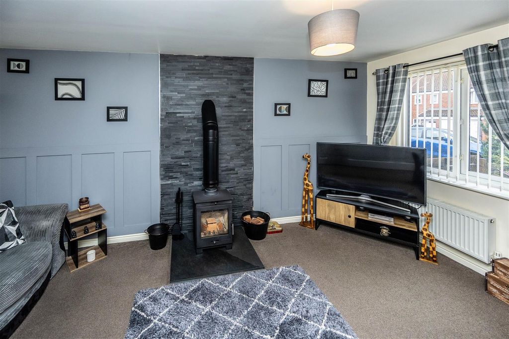 Property photo 3 of 31 9Avbrd-111125-16.Jpg