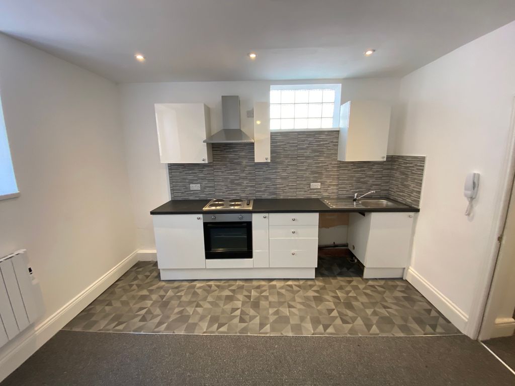Property photo 3 of 16 Kitchen