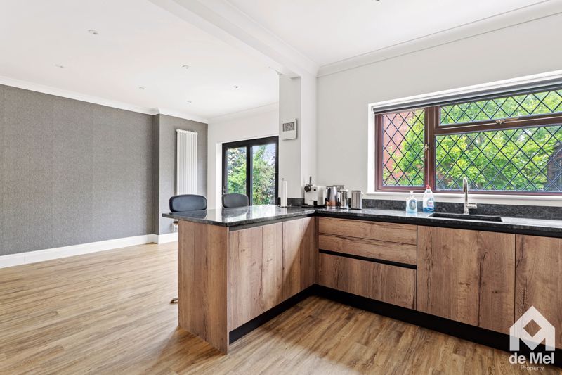 Property photo 3 of 21 Photo 10