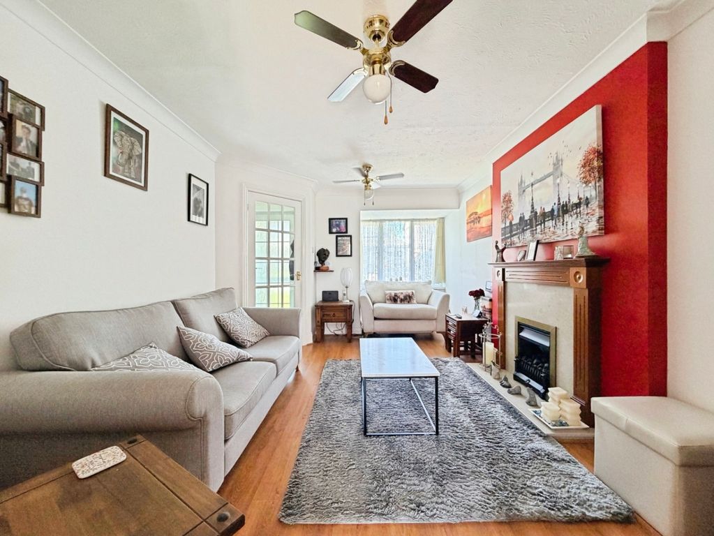 Property photo 2 of 18 5177054