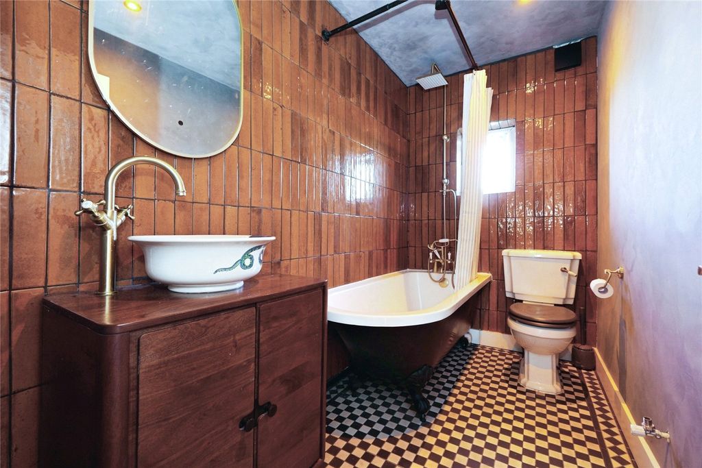 Property photo 3 of 9 Picture No. 33