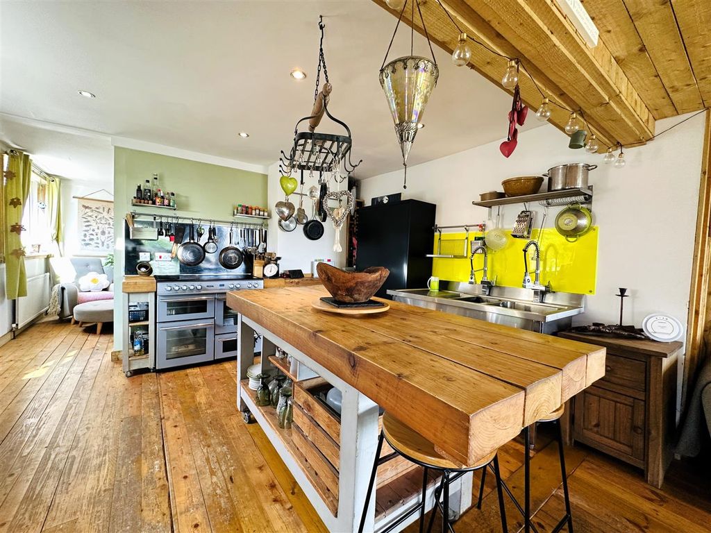 Property photo 3 of 31 Kitchen Diner