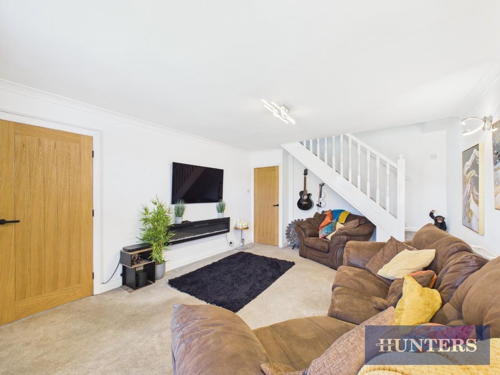 Property photo 3 of 18 Cam03463G0-Pr0118-Still028.Jpg