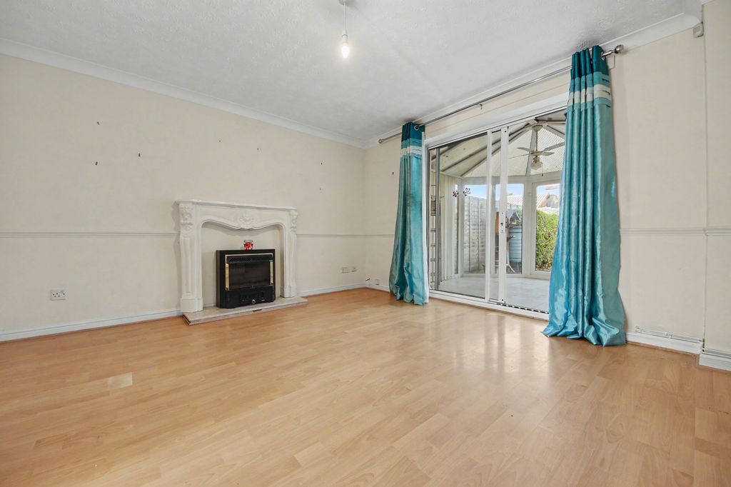 Property photo 3 of 13