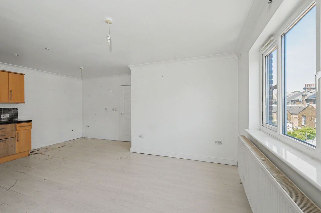 Property photo 3 of 20