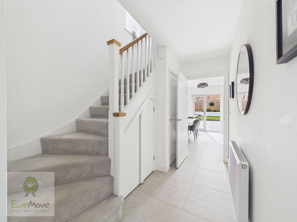 Property photo 2 of 25 Entrance Hall