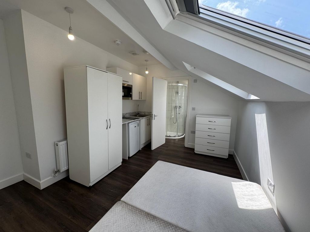 Property photo 1 of 3