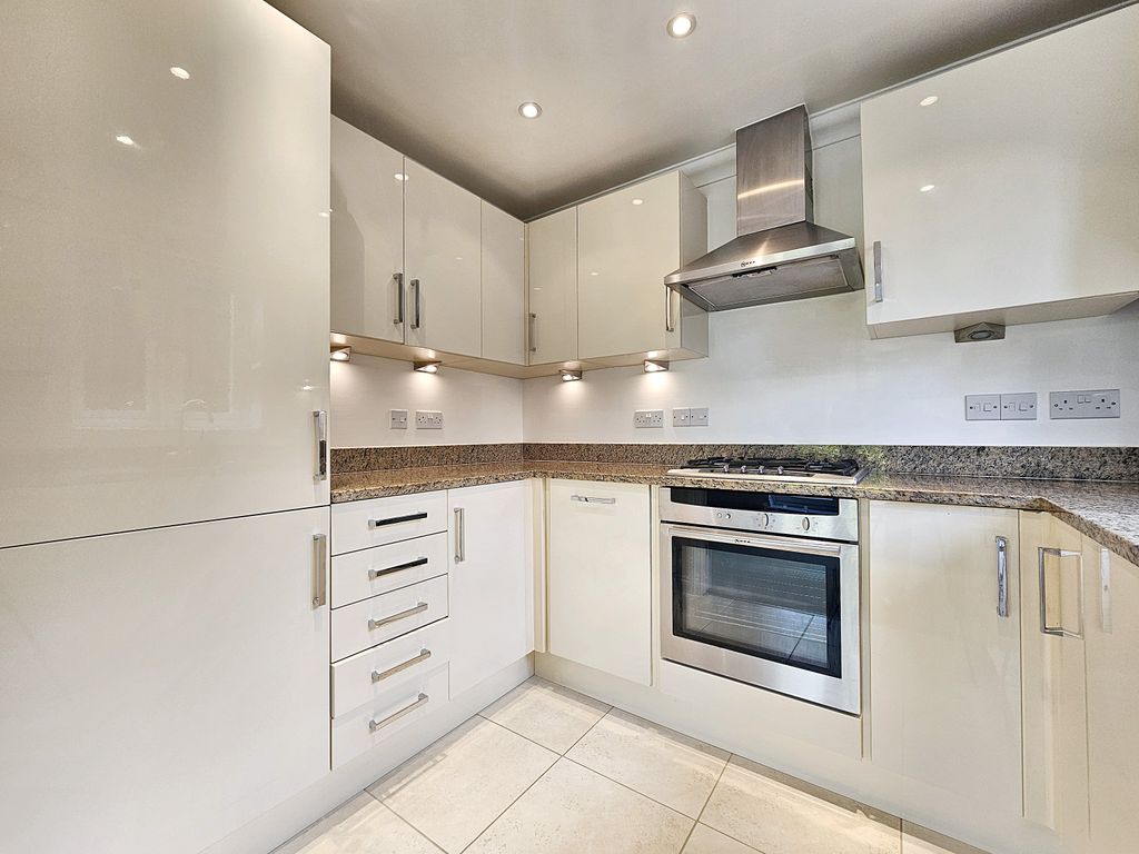 Property photo 3 of 16 Kitchen