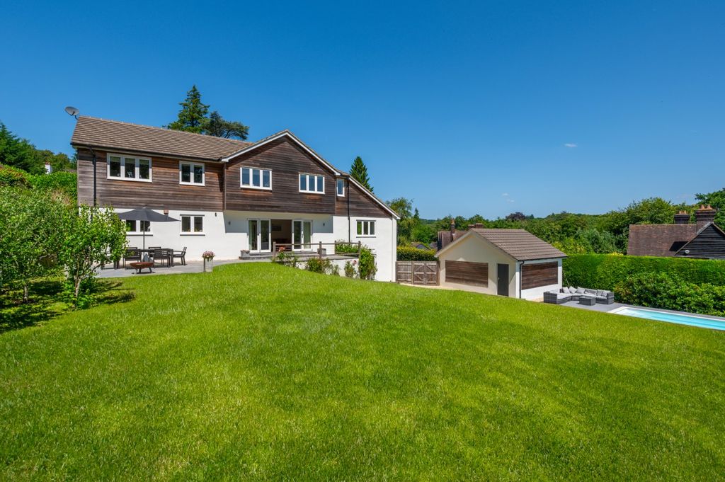 Property photo 1 of 17 House &amp; Garden