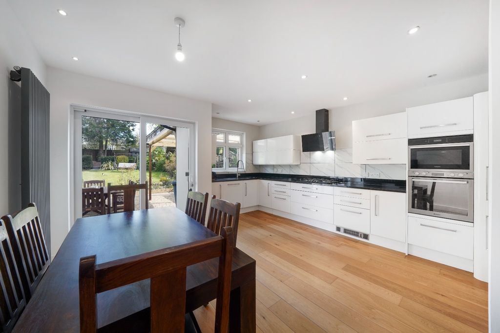 Property photo 3 of 18 5025693