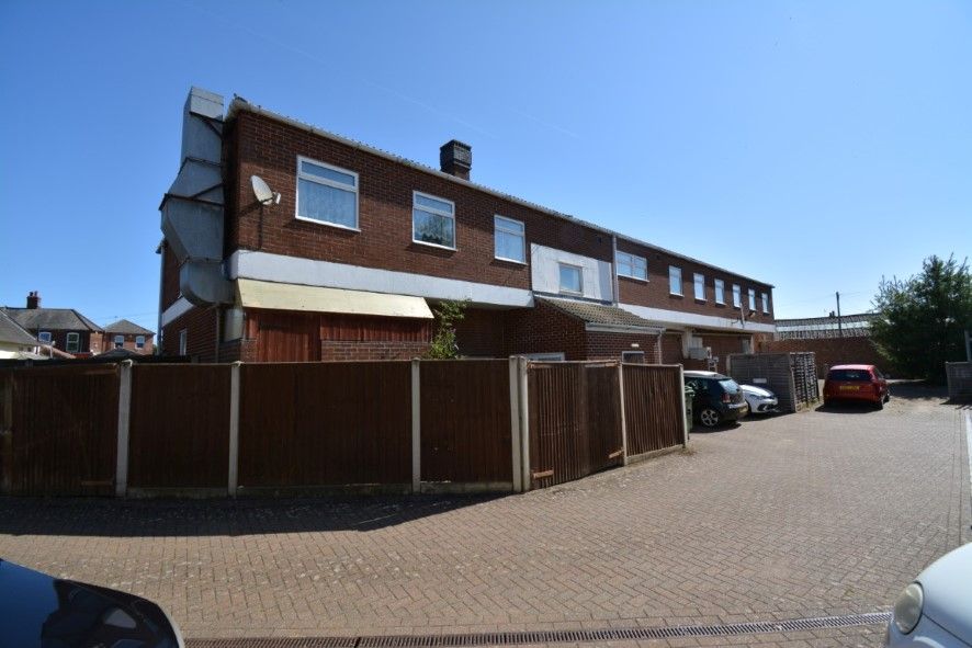 Property photo 2 of 18