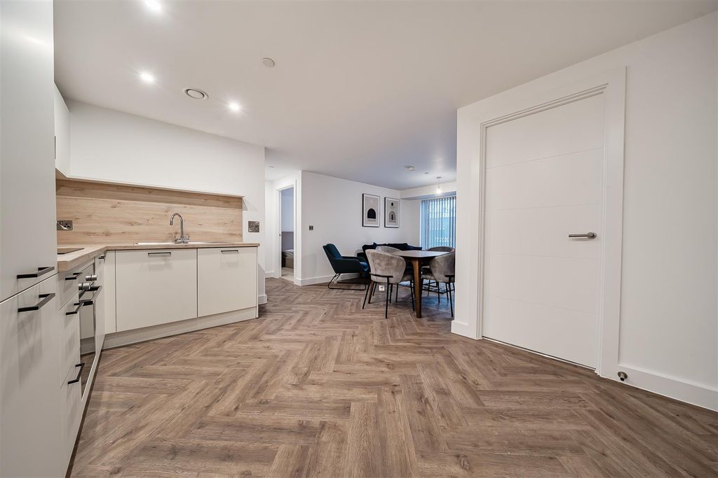 Property photo 3 of 15 1424425-1-69Aad1Bf738F4.Jpg