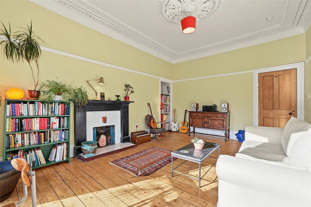Property photo 3 of 44 Picture No. 15