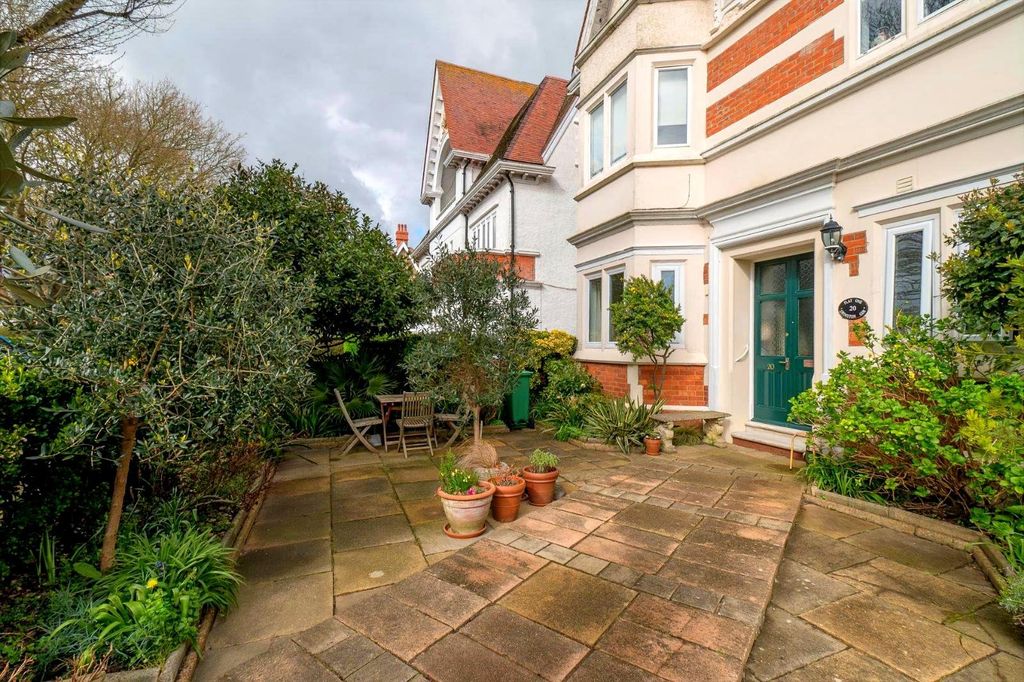 Additional image 10 of 3 bed flat for saleGrimston Gardens, Folkestone, Kent CT20