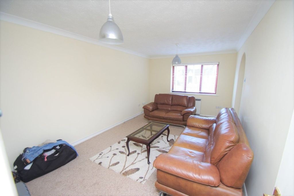 Property photo 2 of 6
