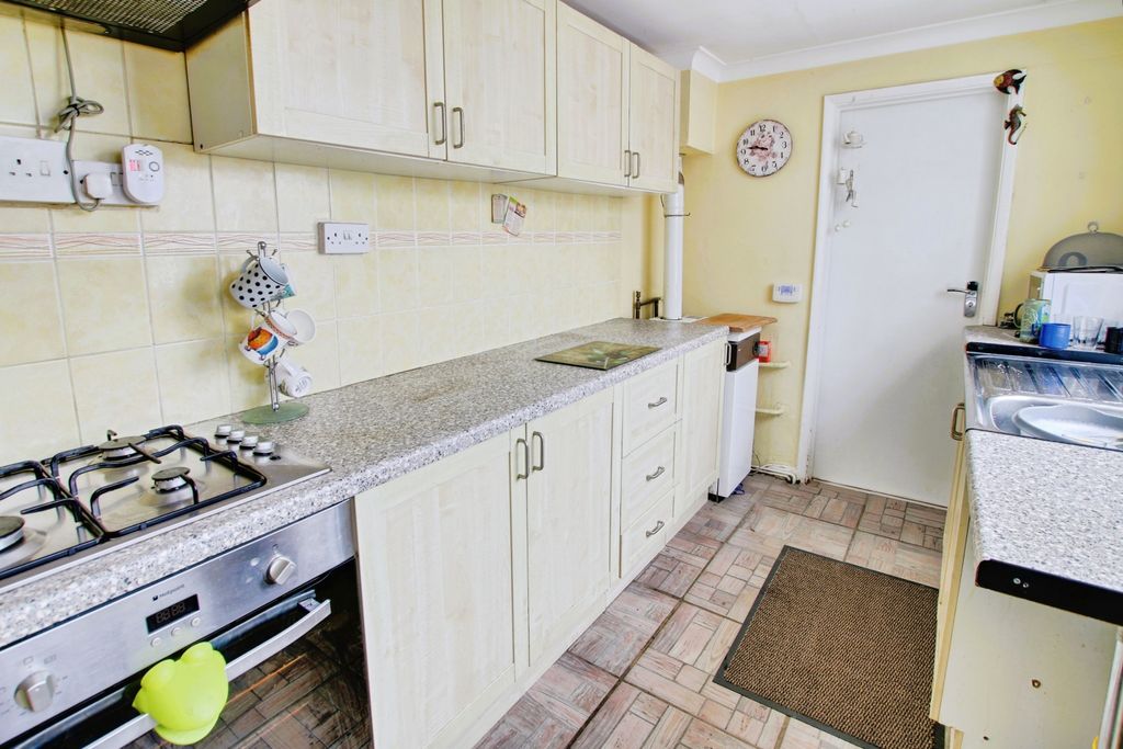 Property photo 3 of 12