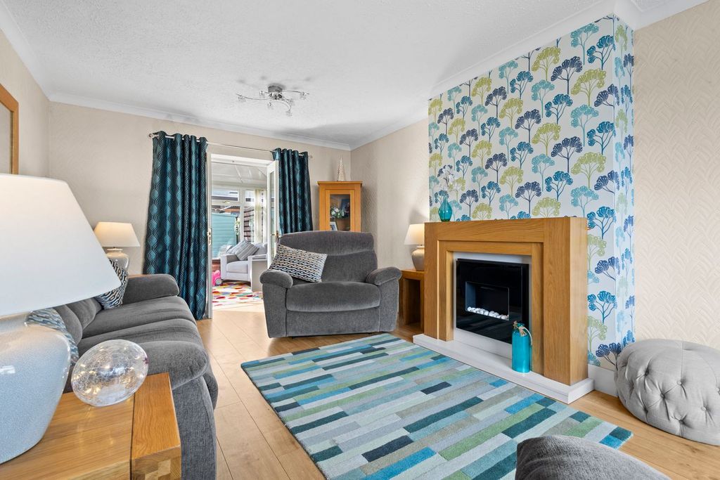 Property photo 2 of 19