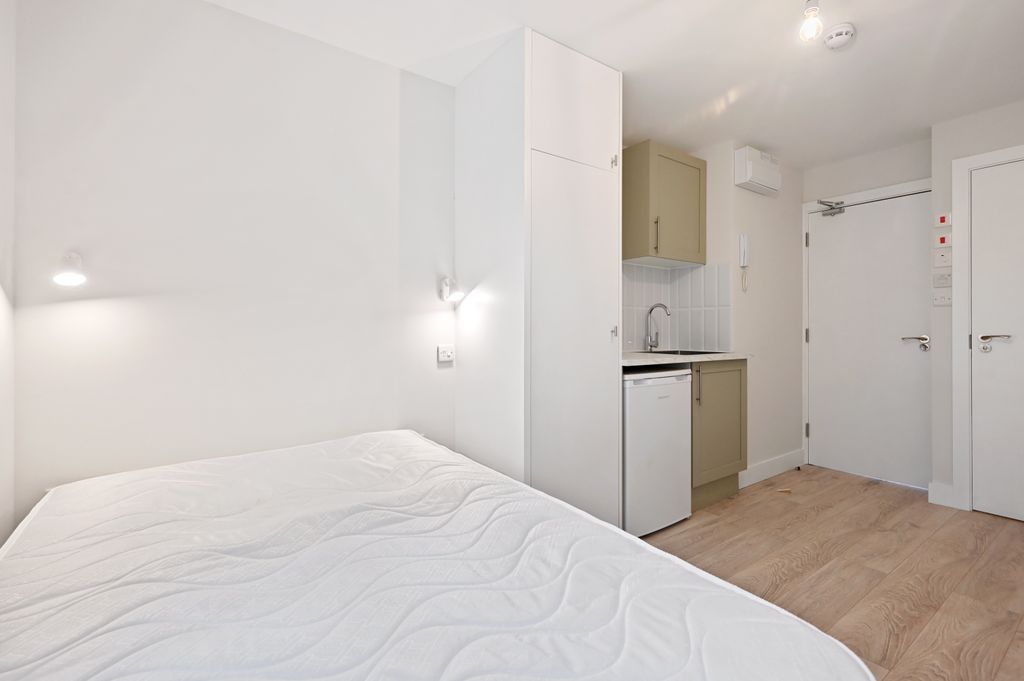 Property photo 2 of 7 Rcmikeposner- 91B St Georges Avenue Flat 4- Studio