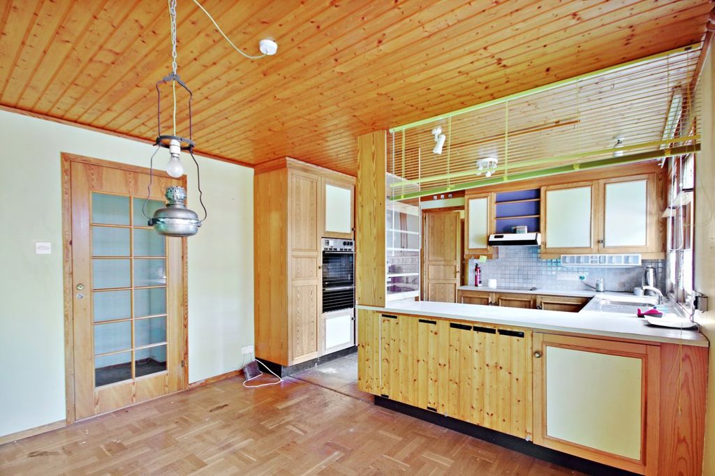 Property photo 2 of 26
