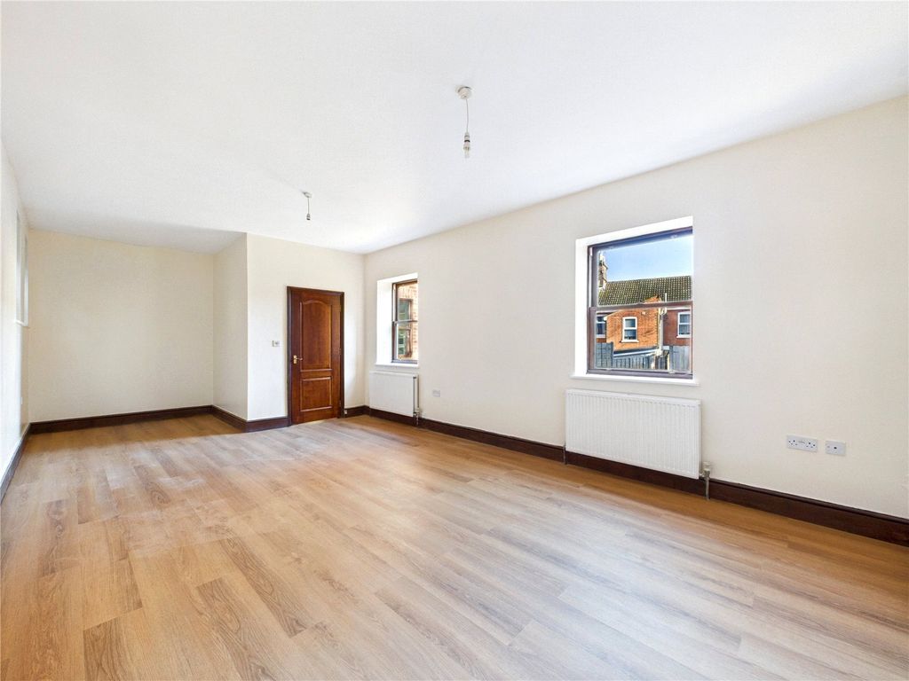 Property photo 2 of 10 Picture No. 02