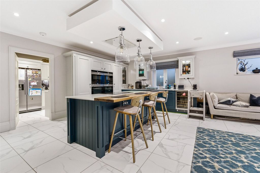 Property photo 2 of 42 Picture No. 38