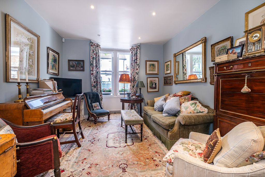 Property photo 2 of 13