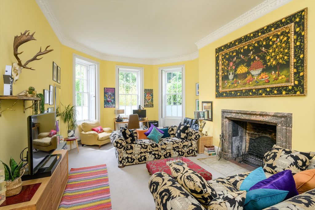 Property photo 2 of 34 Image