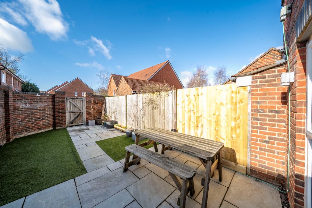 Property photo 2 of 20