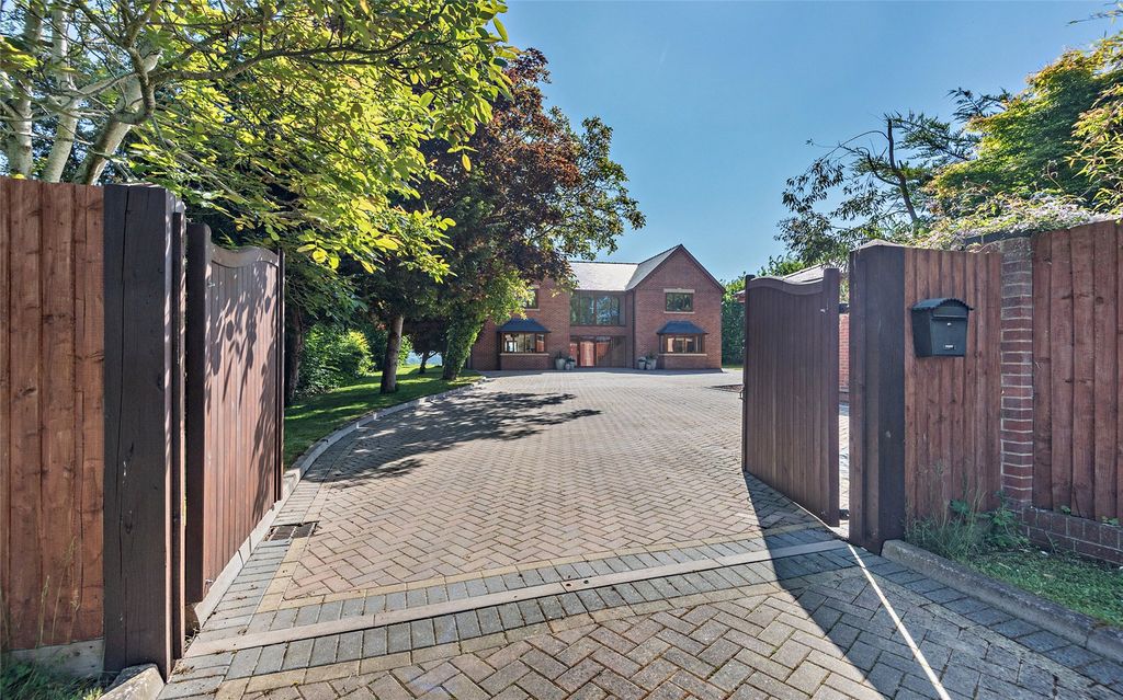 Property photo 2 of 29 Gates &amp; Driveway