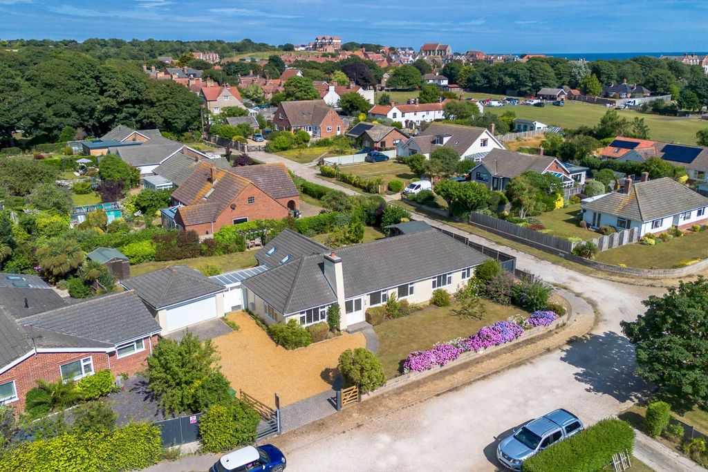 Property photo 1 of 31