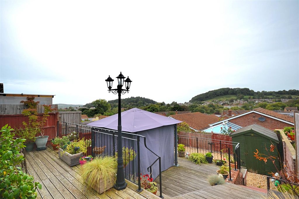 Property photo 3 of 16 11.Png