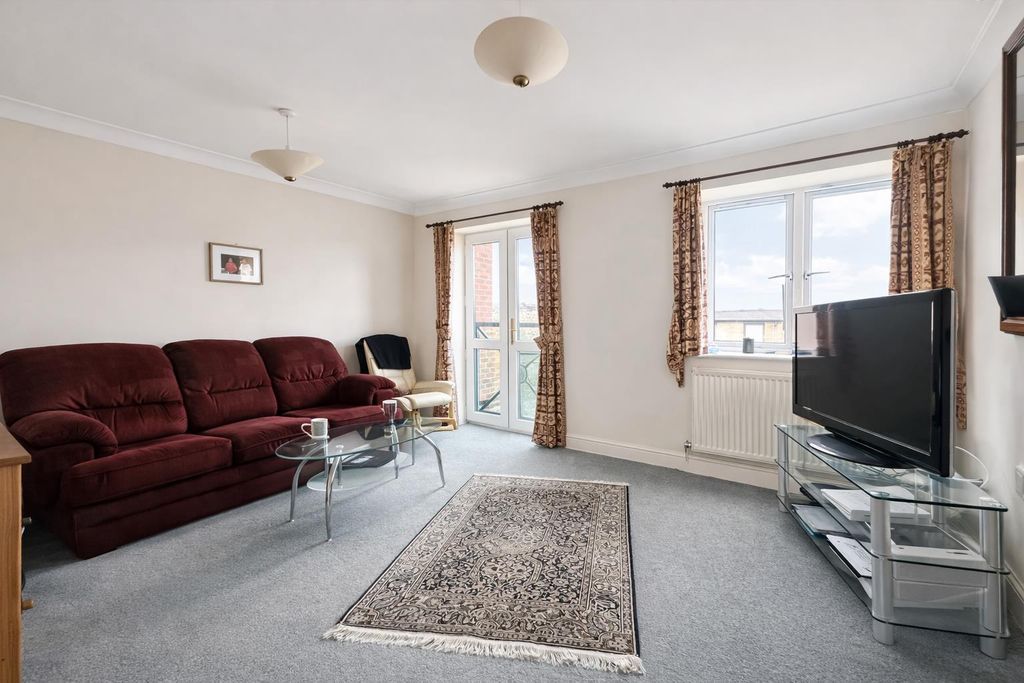 Property photo 2 of 10 Lounge Diner.Png