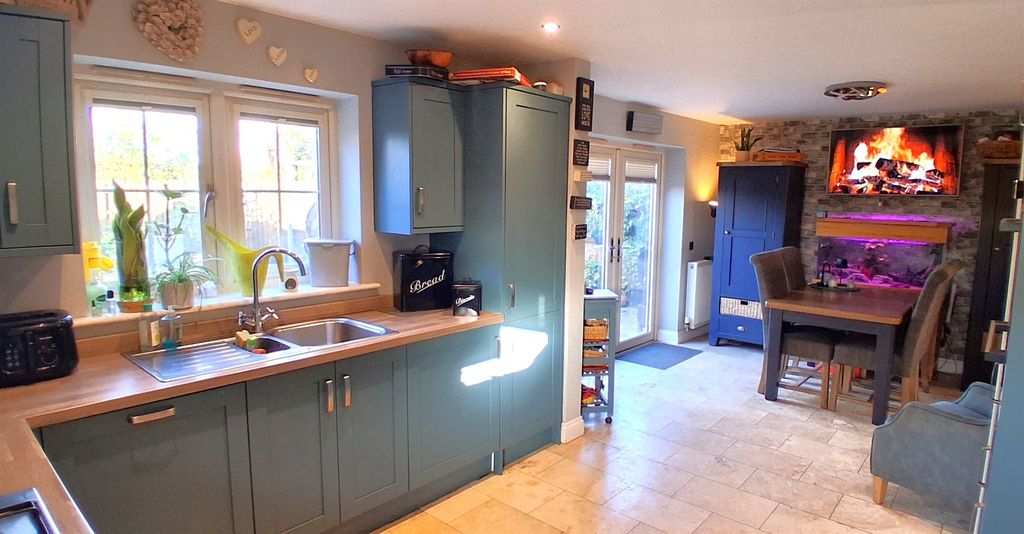 Property photo 2 of 19