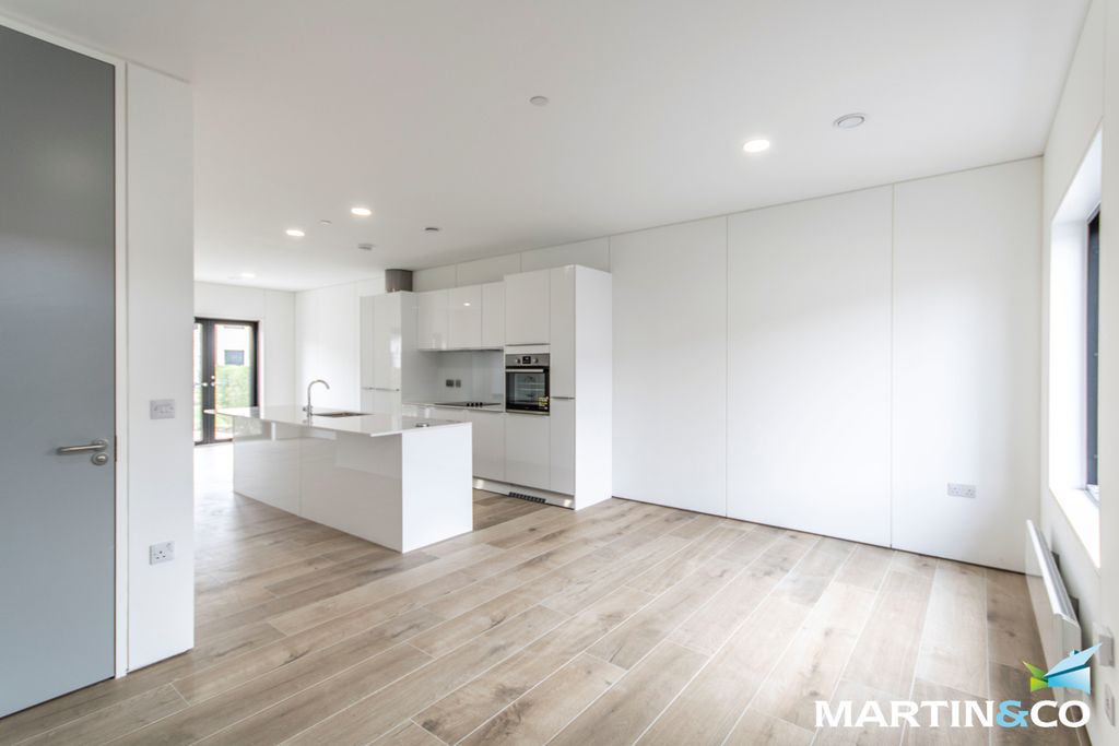 Property photo 3 of 18