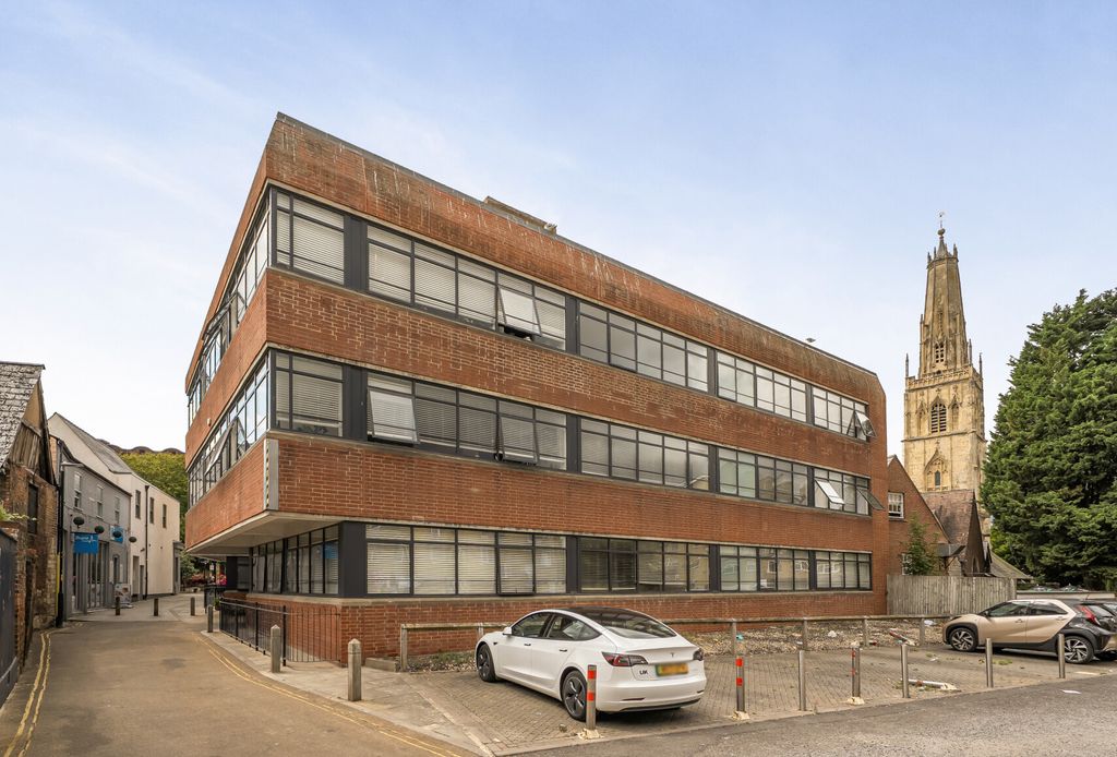 Property photo 1 of 20 1500081-1-6A6B39B...