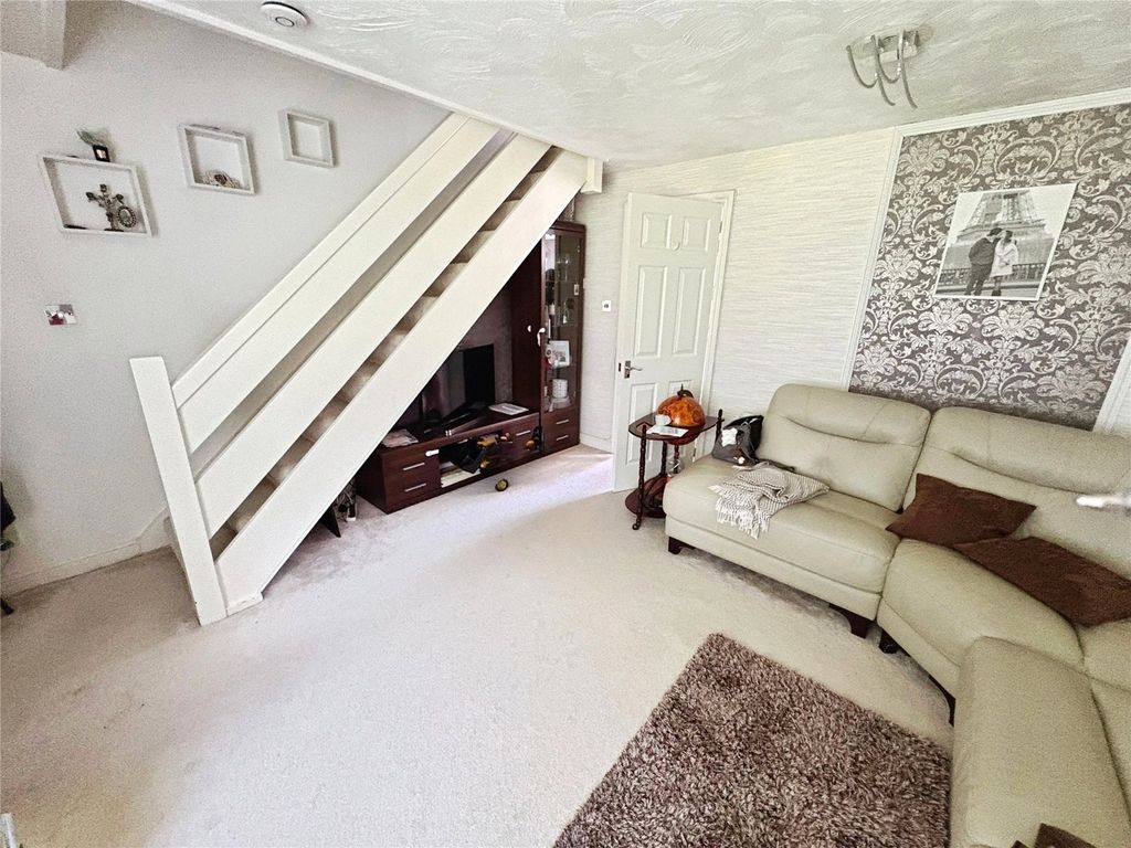 Property photo 3 of 8 Picture No. 14