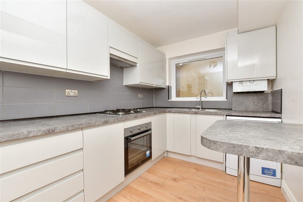 Property photo 3 of 6 Kitchen