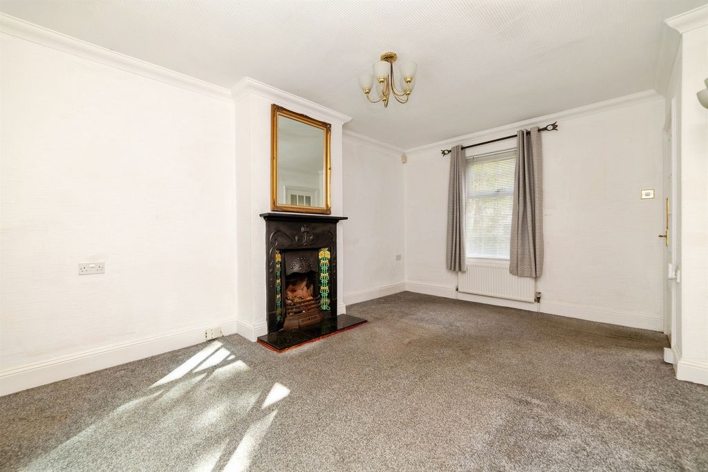 Property photo 3 of 25