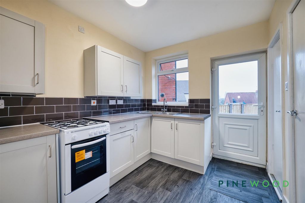 Property photo 2 of 17 Kitchen