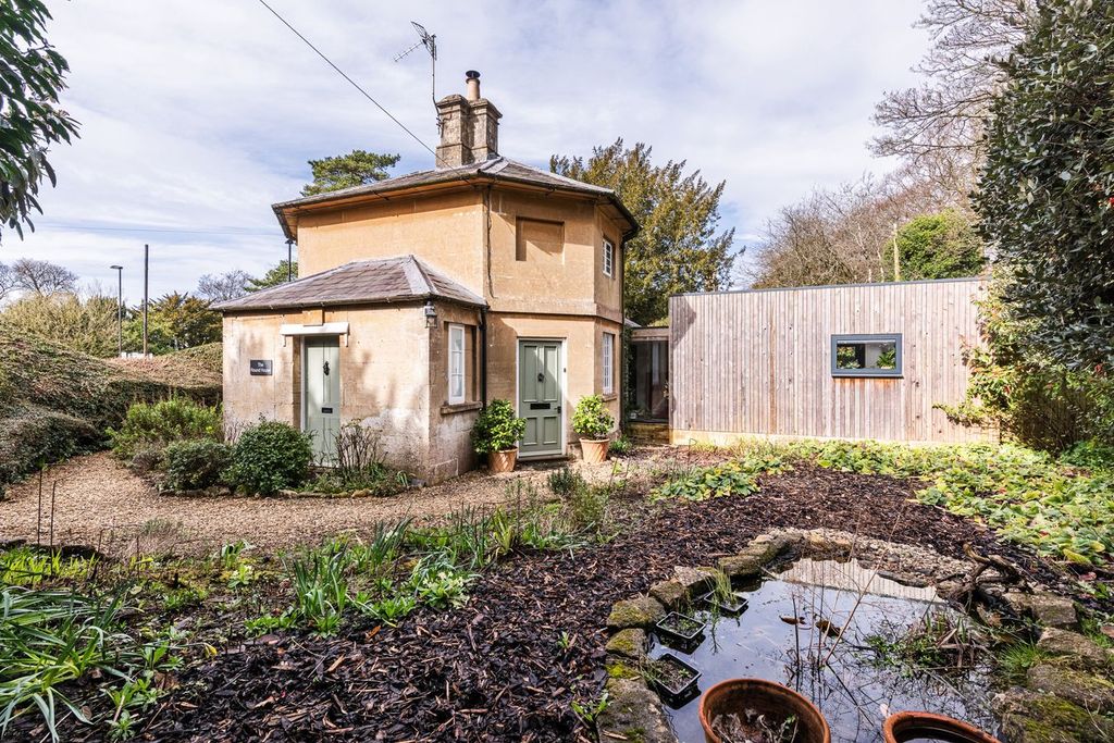 Property photo 1 of 19