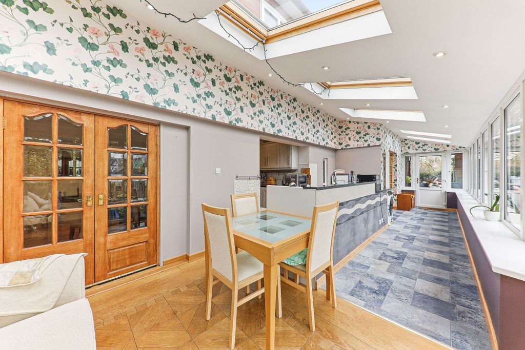 Property photo 2 of 34