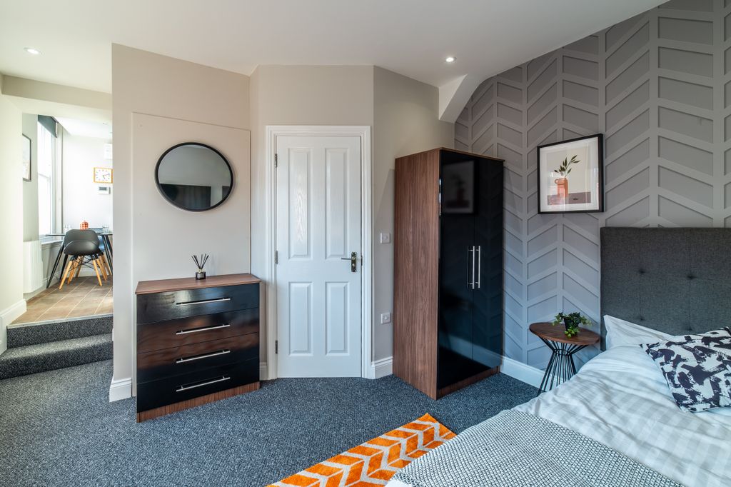 Property photo 2 of 11 Canning Place A203-006