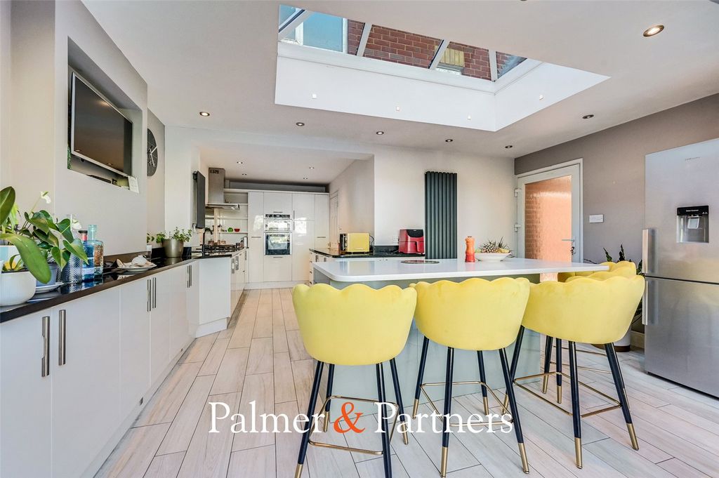 Property photo 2 of 25 Picture No. 19