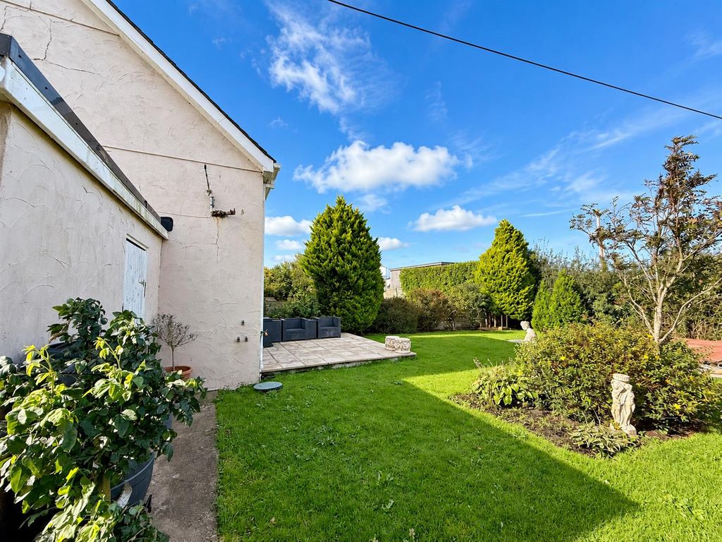 Property photo 3 of 25 27C88F06-8025-49B0-8B77-Eec20F0B30C6.Png